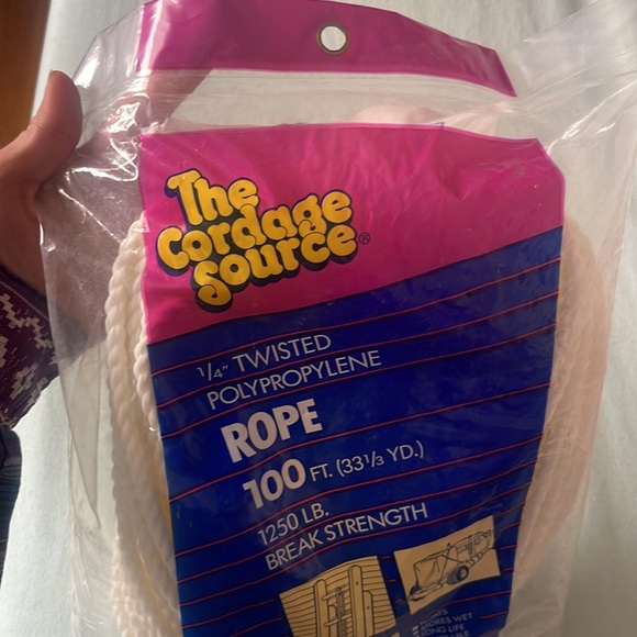 The Cordage Source 1/4” twisted polypropylene rope 100 ft - Picture 2 of 5